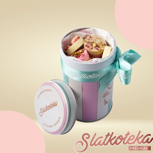 Chocolate mix u metalnoj kutiji na krem pozadini